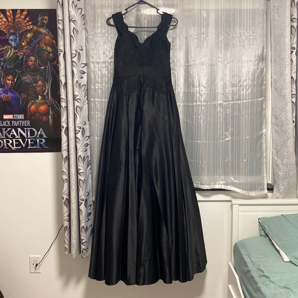 black prom dress *one time wear*